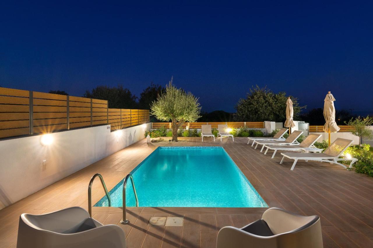 Terpsis Pool Villa Azgúru Kültér fotó